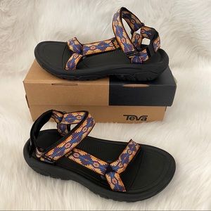 teva hurricane canyon to canyon